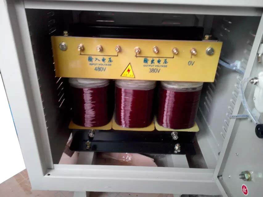SG-50KVAq式隔离变压? /><i></i>
                    </p>
                    <p><h1>SG-50KVAq式隔离变压?/h1></p>
                    <p><p>  q气SGpd三相q式隔离变压?主要用于各种高低压成套电气、进出口讑֤、发甉|._֯机床、UPS、电镀、照明、加热、通信、化工等行业讑֤的控制电力、电源之用，SGpd三相q式变压器能有效隔离部分谐LQ抗q扰性强和安全性好的特炏VSGpd三相q式变压器是我公司参数西门子公司同类产品最新研制开发数控系列用变压器，其160VA-1500KVA之间的三相干式变压器Q它们的外Ş和安装尺寸已l标准化Q与襉K?APpd通用Q品符合VDE0550、IEC439、JB5555、GB5226{国际、国家标准，h体积、重量轻、维护简单、运行可靠等优点。设计生产严格按照IEC国际标准和相关GB国家标准执行?/p></p>
                </div>
                <div   id=